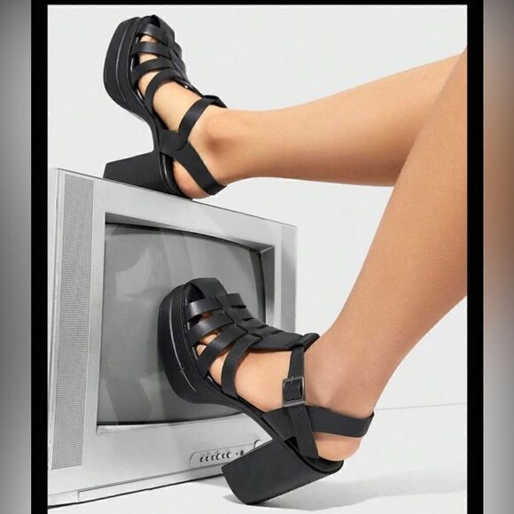 Forever 21 Faux Leather Caged Platform Heels - Picture 3 of 11